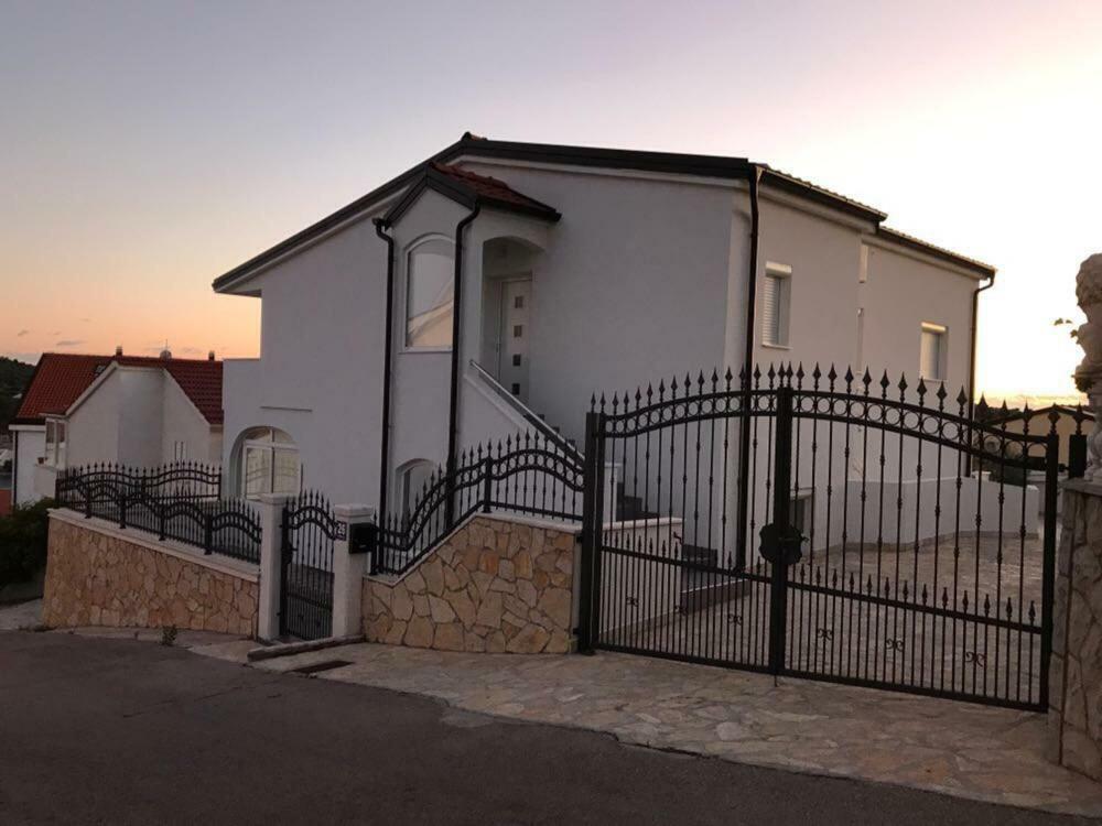 Mara Appartement Rogoznica  Buitenkant foto