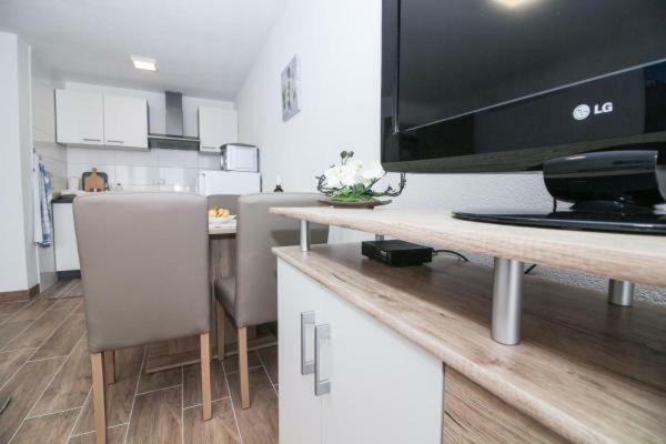 Mara Appartement Rogoznica  Buitenkant foto