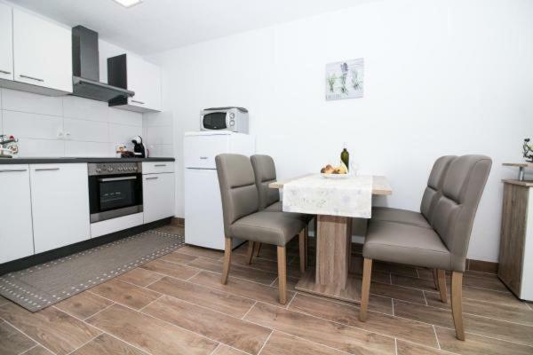Mara Appartement Rogoznica  Buitenkant foto